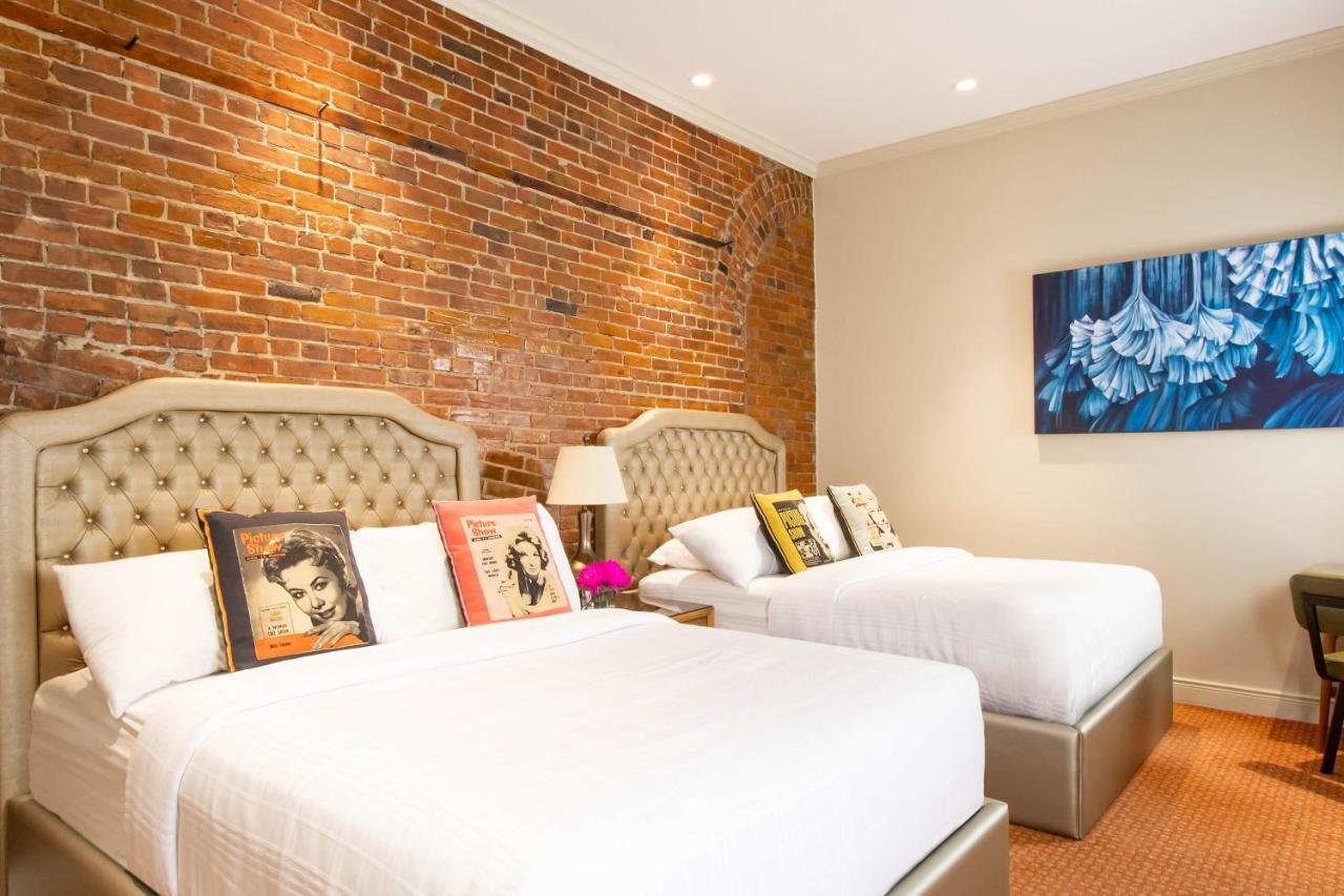 Retro Suites Hotel Chatham-Kent Экстерьер фото