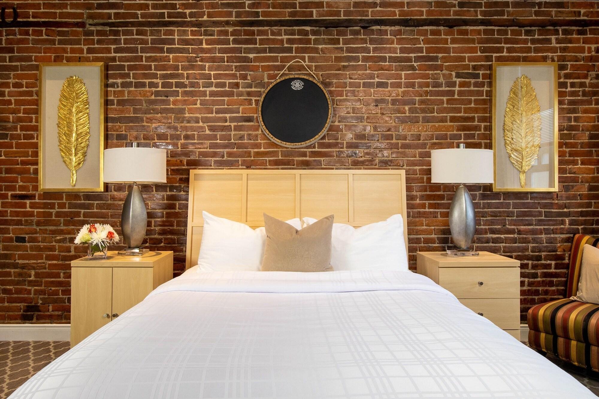 Retro Suites Hotel Chatham-Kent Экстерьер фото