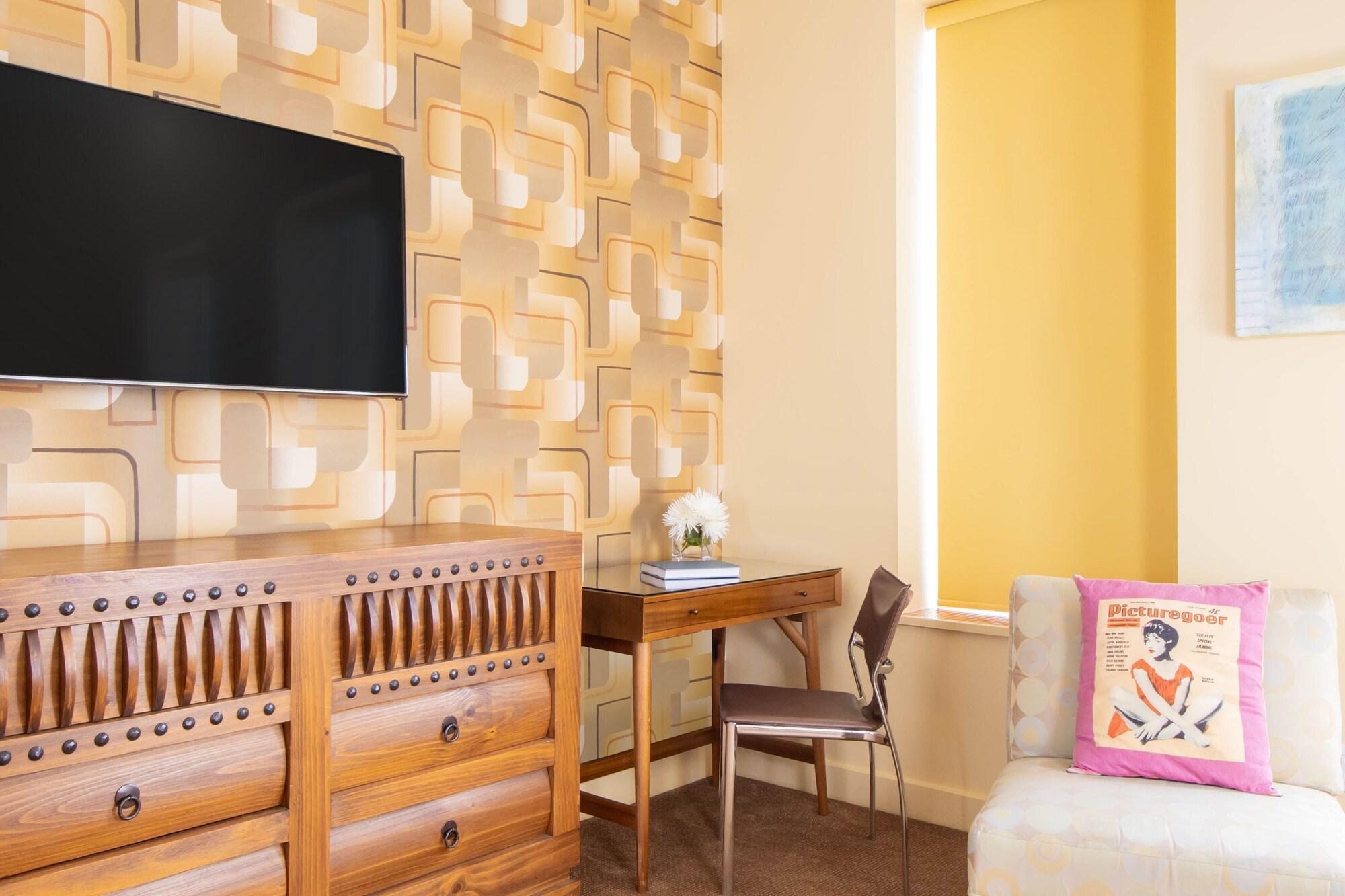 Retro Suites Hotel Chatham-Kent Экстерьер фото