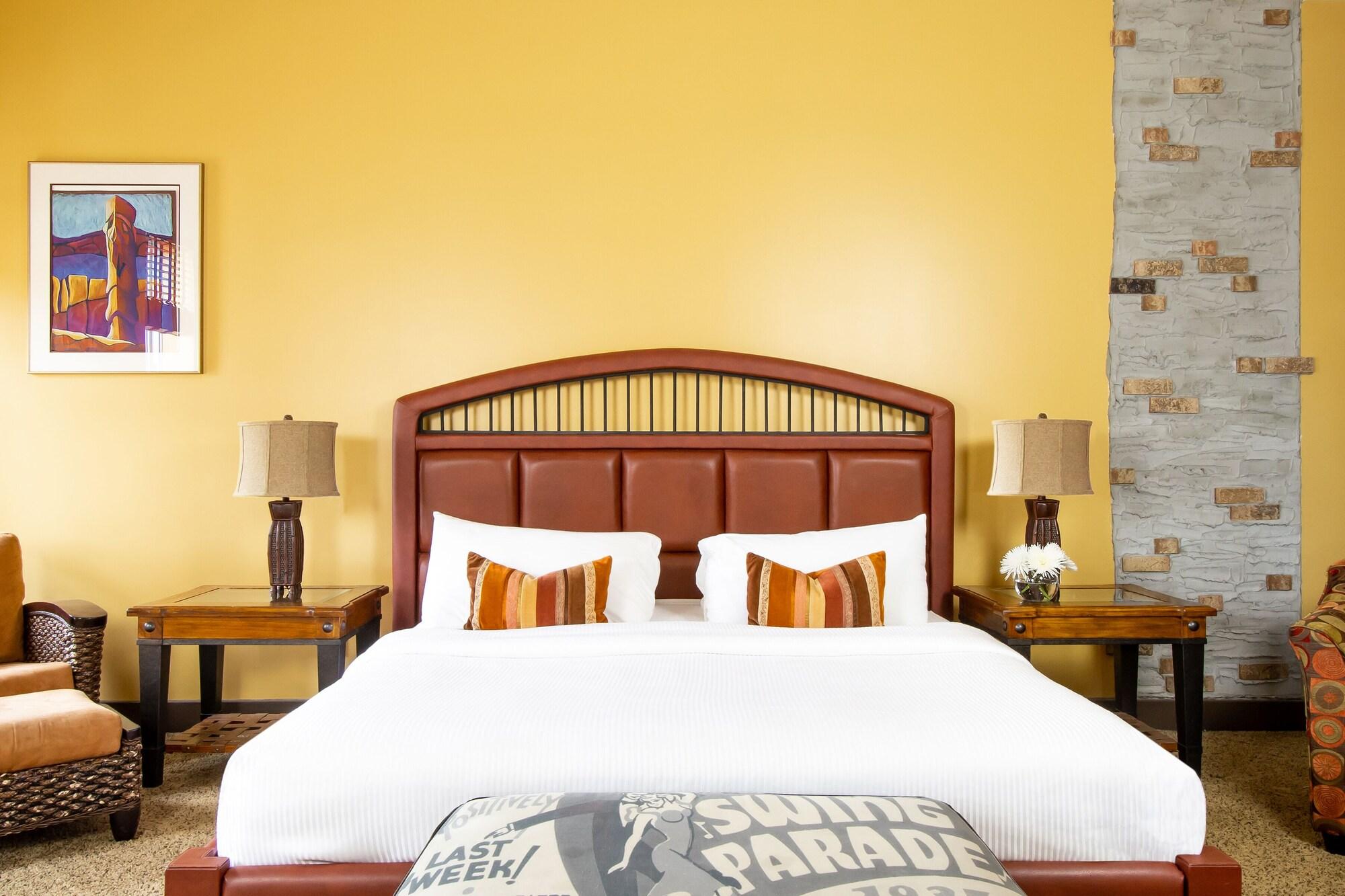 Retro Suites Hotel Chatham-Kent Экстерьер фото